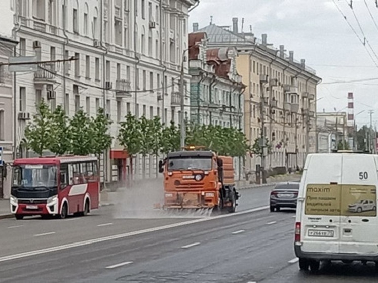 В Туле в 5 раз увеличили частоту поливки и мойки улиц