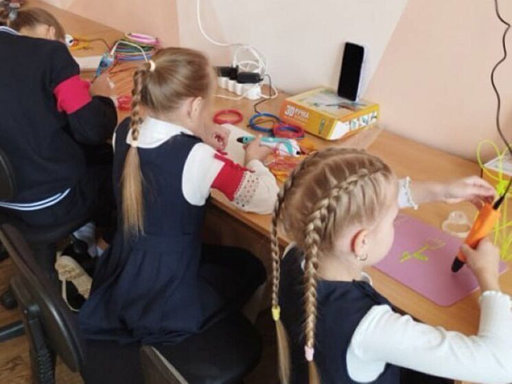 «3D-ручки» в руках юных кировчан: от поделок к инновациям