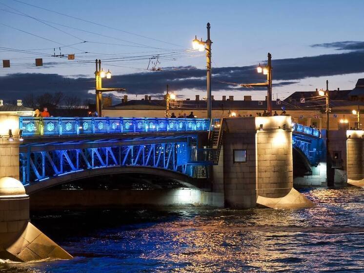 Петербург подсветит мосты в честь 100-летия «Зенита»