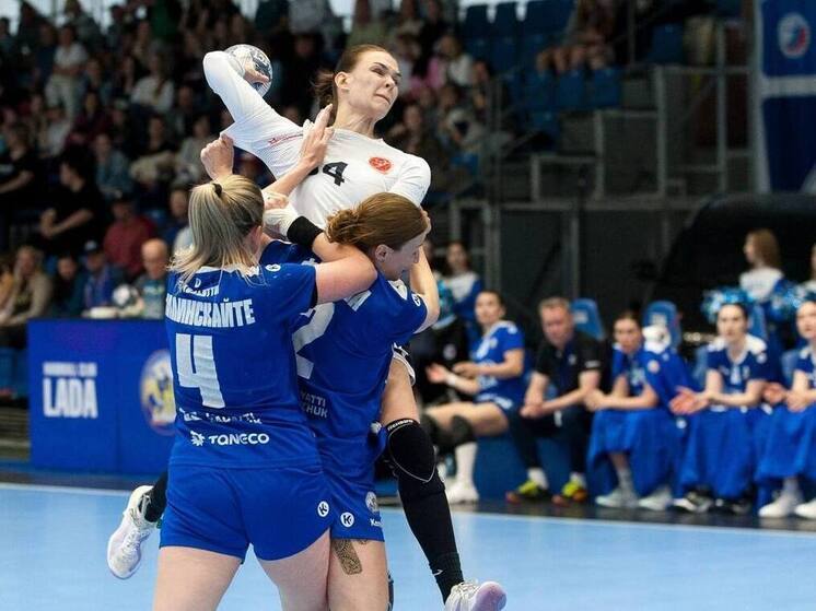 Астраханские гандболистки завоевали бронзу на чемпионате России