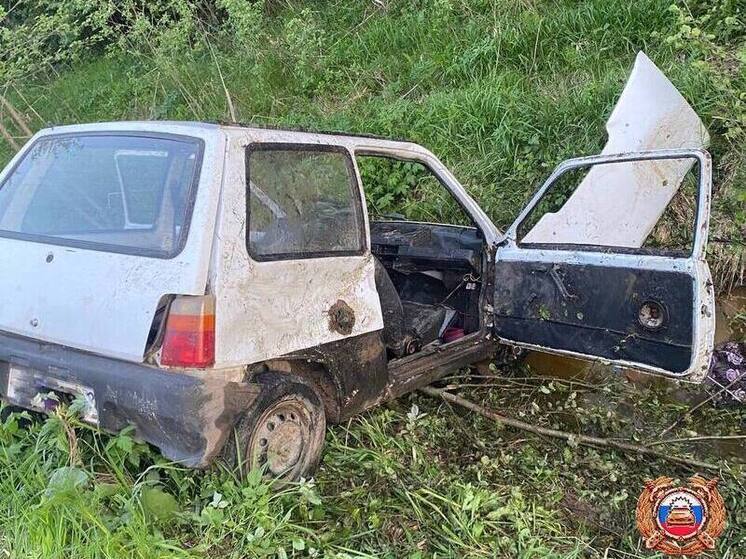 Под Тверью машина съехала в кювет, есть пострадавший