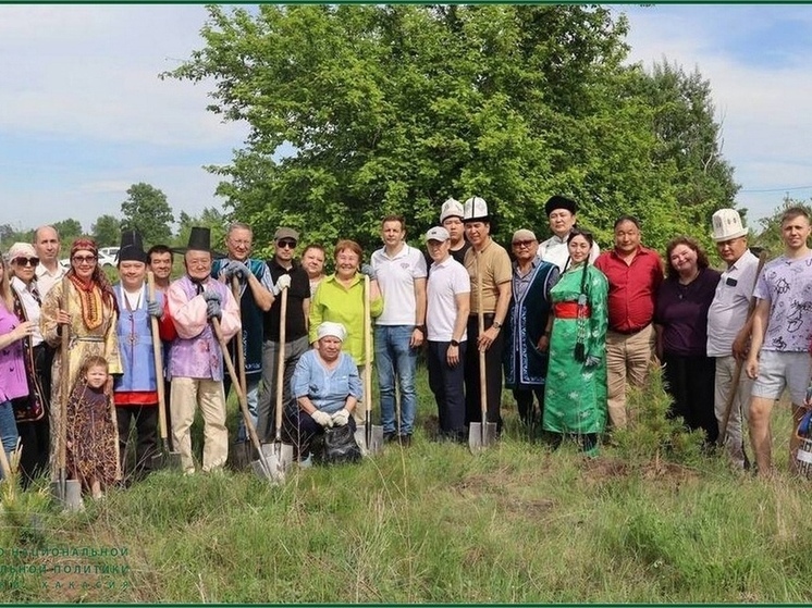 Сосны дружбы высадили представители разных народов Хакасии