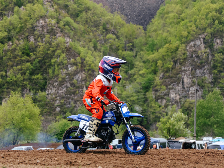 В новом этапе чемпионата по мотокроссу участвовали более 90 приморцев