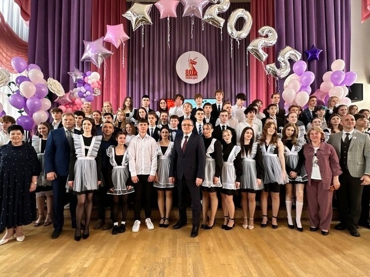 Городской голова Калуги поздравил выпускников