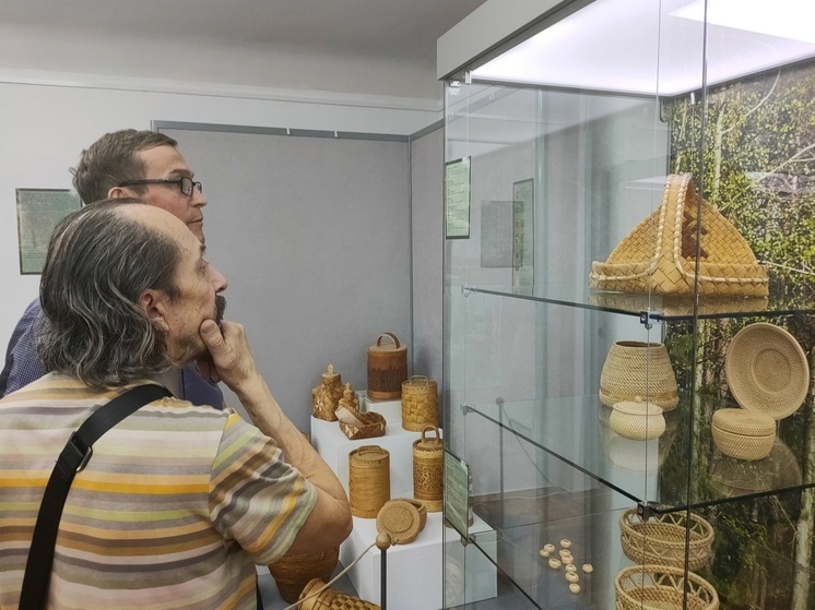 В Архангельске открылась выставка берестяных промыслов
