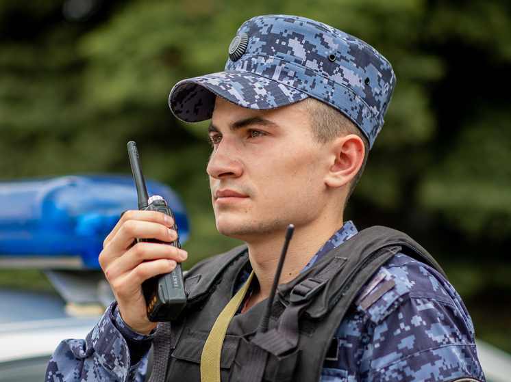 Росгвардия усилила охрану школ в Пензенской области в день Последнего звонка