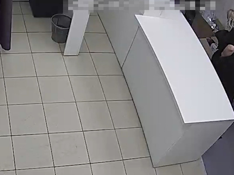 Экс-сотрудница маркетплейса может сесть в тюрьму за кражу ароматических палочек в Мурманске