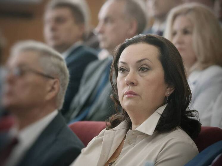 Александр Гусев поздравил Ольгу Извекову с юбилеем
