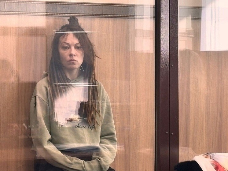 В Новосибирске начался суд над осквернительницей Монументе Славы, прикурившей от Вечного огня