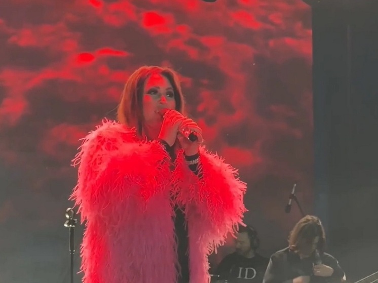 В Ангарске в День города выступила Ирина Дубцова