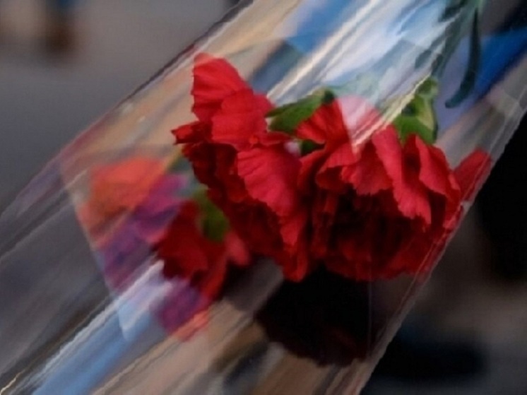 «Сердце отдавала детям»: в Волгограде простятся с умершим в школе учителем