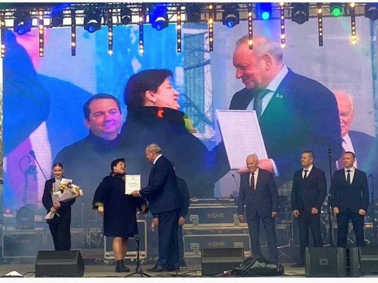 В Апатитах отметили День химика велопарадом и награждением