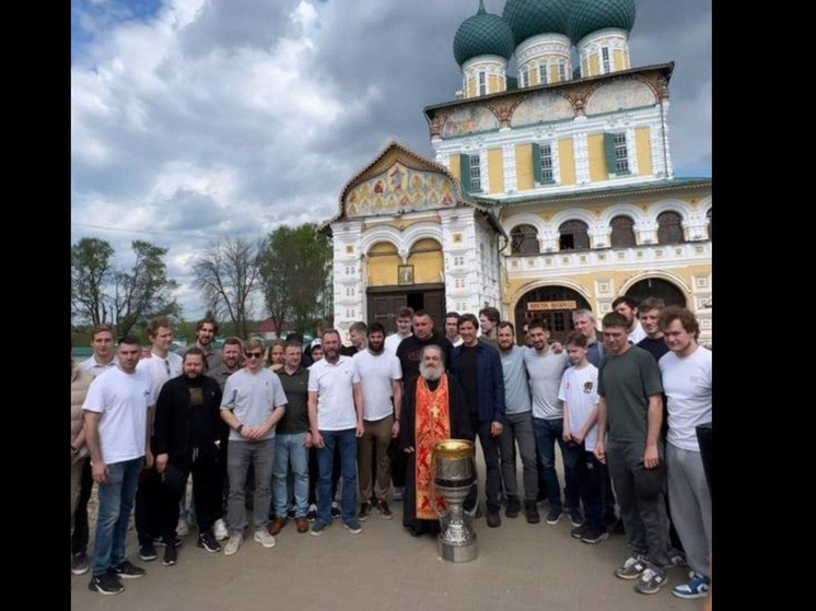 «Локомотив» отвез Кубок Гагарина в Тутаев