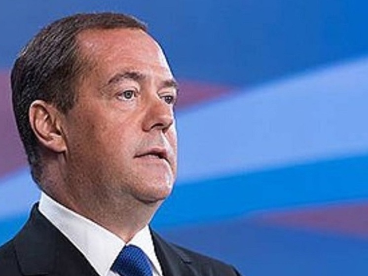 Медведев: буферная зона может занять почти всю территорию Украины