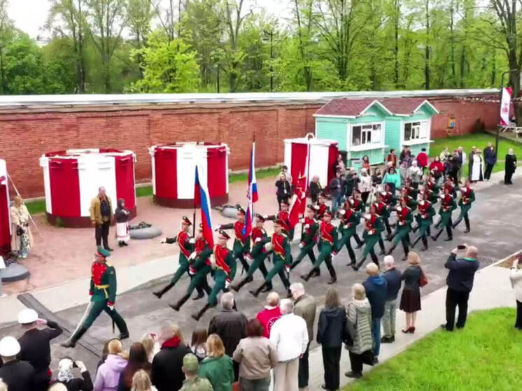 В Кронштадте торжественно открыли мемориал «Свеча памяти»