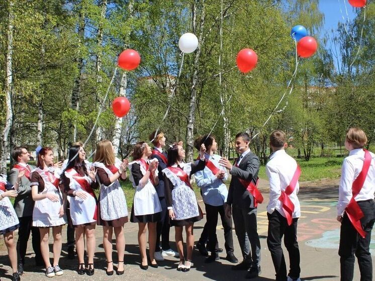 Родители ярославских выпускников посчитали, сколько им надо потратить на детей