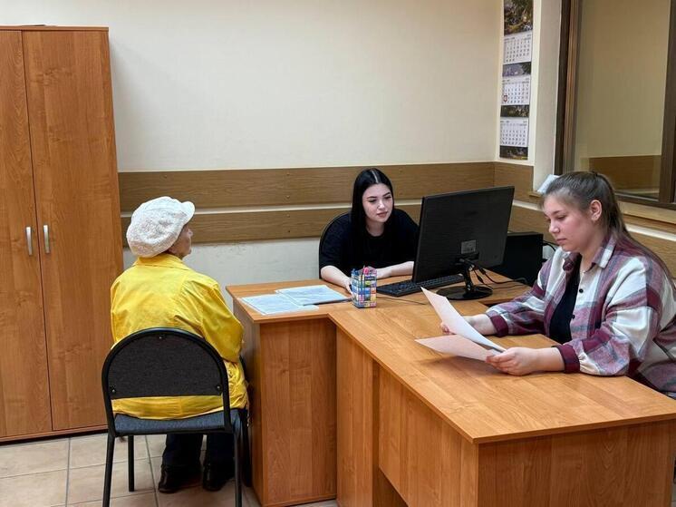 Семь человек обратились в юрцентр «Земляки» в Великих Луках на прошедшей неделе