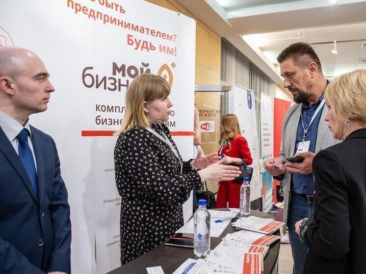 Губернатор Тюменской области поздравил предпринимателей с профессиональным праздником