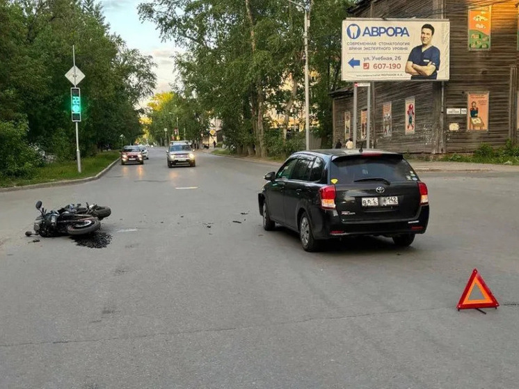 Женщина на иномарке сбила мотоциклиста в центре Томска