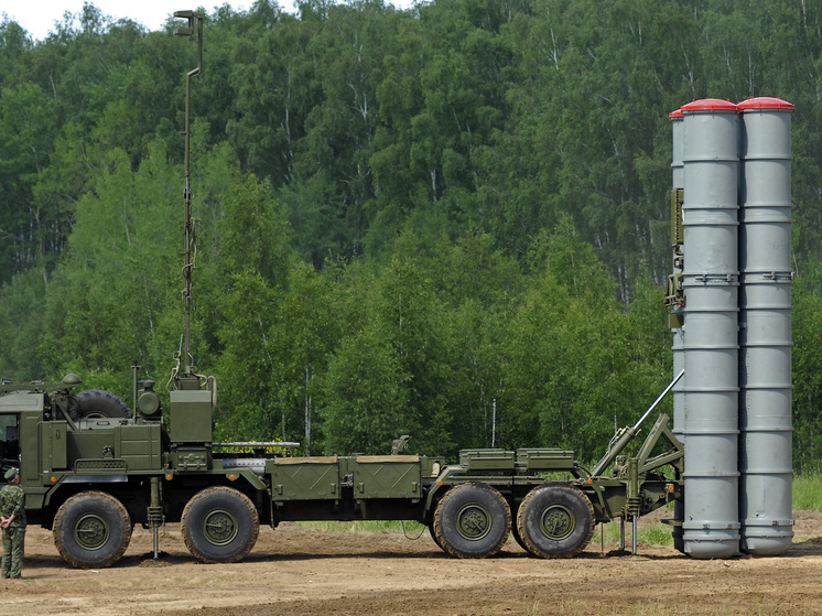 В ночь на понедельник силы ПВО ликвидировали 96 дронов ВСУ над 12 регионами РФ