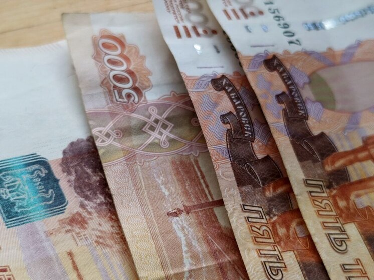 Почти пять лет тюрьмы получил экс-полицейский за взятничество в Амурской области