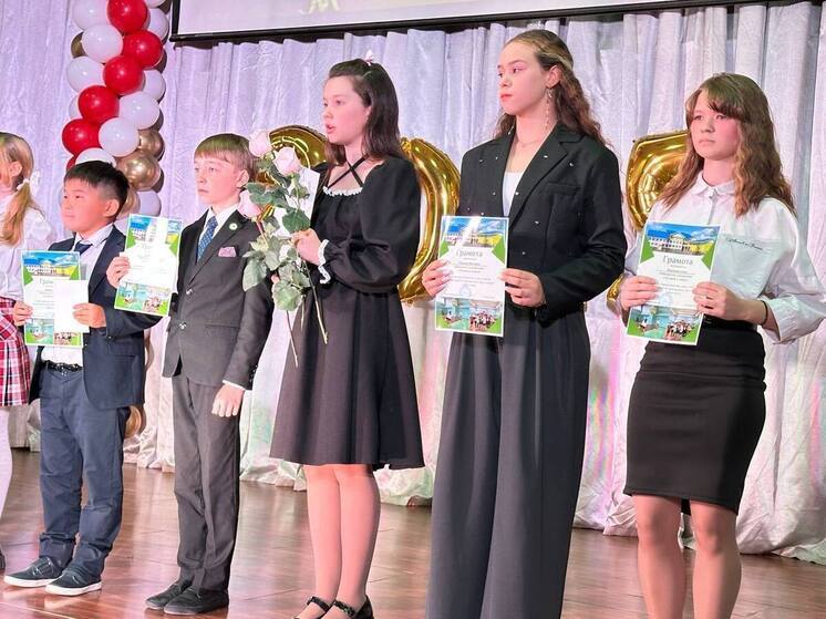 Ученики и педагоги школы № 55 получили стипендии председателя думы Иркутска