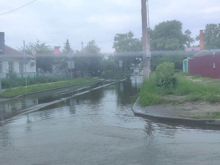 В Курске затопило подвал школы из-за аварии на теплосетях