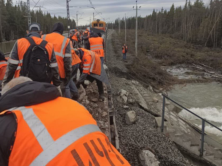 В Мурманской области произошел подмыв Октябрьской железной дороги