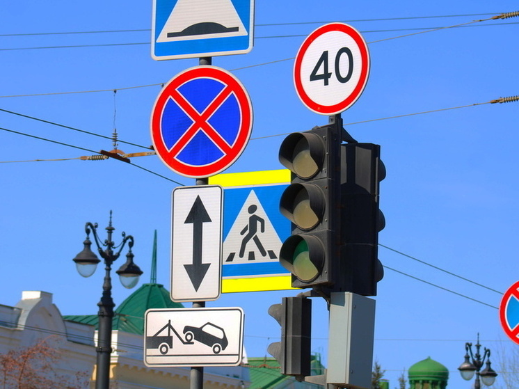 На перекрёстке Заозёрной и проспекта Менделеева изменили работу светофора