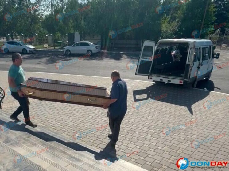Школьника, утонувшего в реке Темерник, похоронили на Северном кладбище