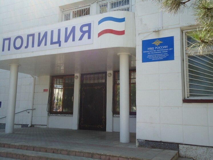 Прокуратура проводит проверку после осквернения могилы подростками в Крыму