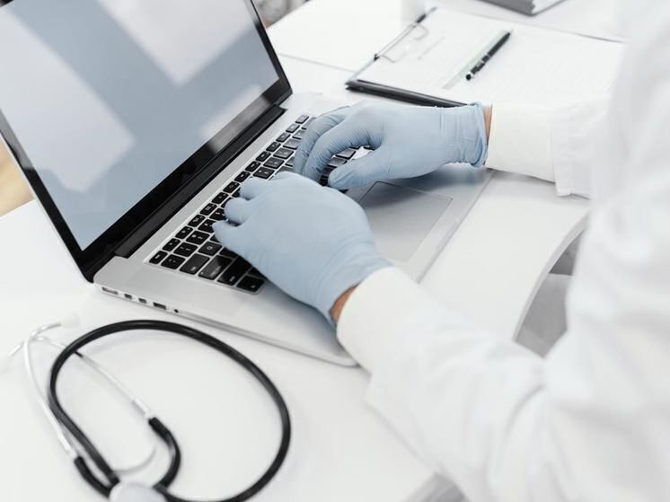 Свердловские врачи совершили чудо, вернув жизнь мужчине с раздробленным черепом