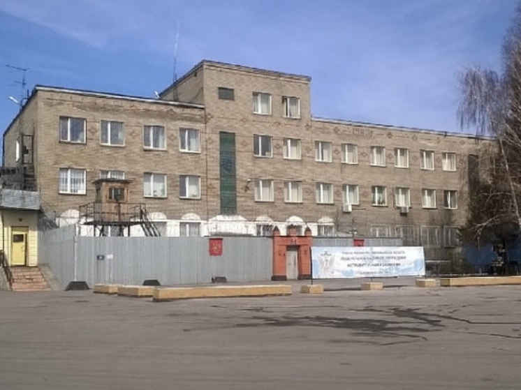 Сотрудник ИК-8 в Новосибирске попался на «передачках» осужденному