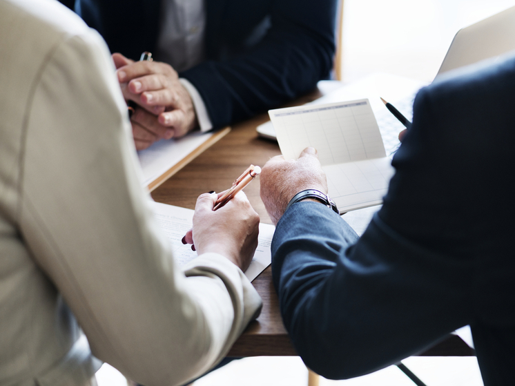 Юрист Соловьев: выход из реестра должников по алиментам произойдет после погашения долга