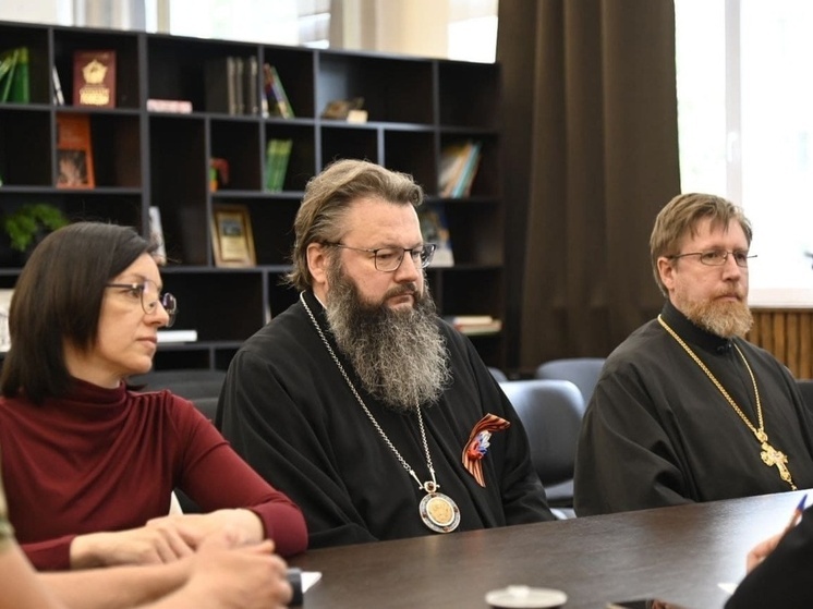 Владыка Исидор встретился с социальными координаторами смоленского филиала фонда «Защитники Отечества»