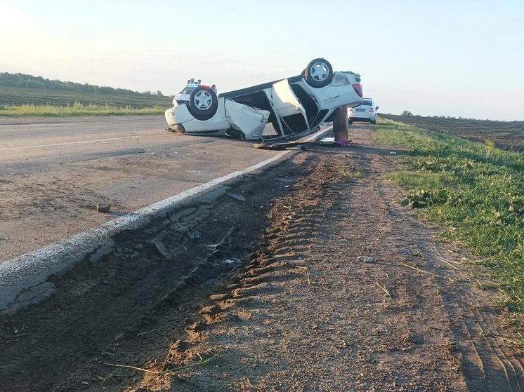 Под Орлом в ДТП погибли водитель и пассажир легковушки