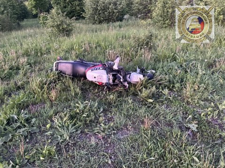 В Алатыре разбился мотоцикл, водитель и пассажирка пострадали