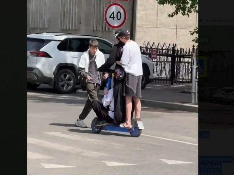 В Иркутске за нарушение правил оштрафовали двух самокатчиков