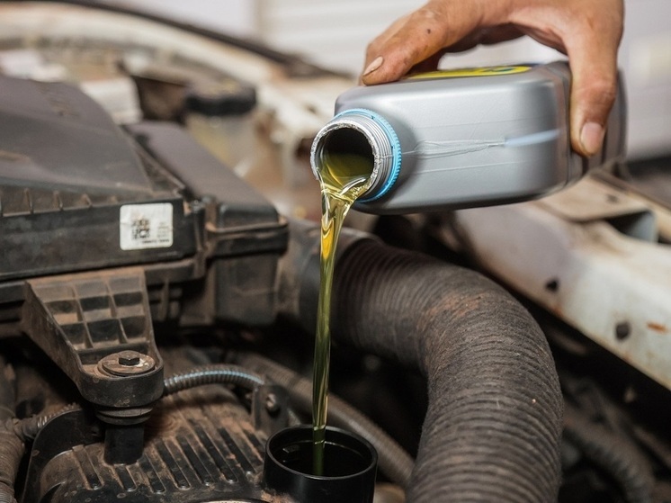 Эксперт Бахарев перечислил основные факторы, влияющие на ресурс моторного масла