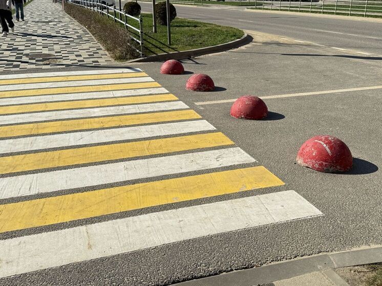 В Черкесске обновляют дорожные знаки и разметку