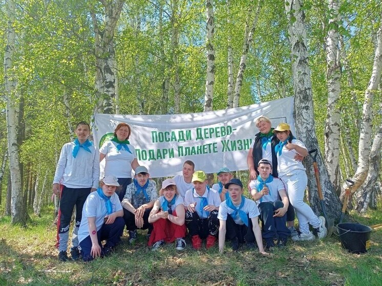 В Иркутске высадили более тысячи деревьев в рамках двух экологических акций
