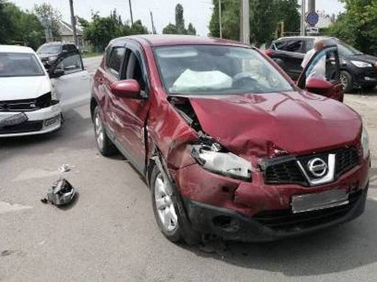 Две женщины попали в больницу после ДТП в Воронежской области