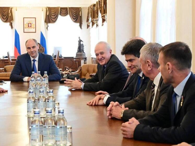 Комитет Совфеда по обороне и безопасности начал работу в Свердловской области