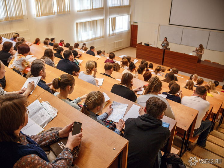 В Кузбассе каждый третий студент учится платно