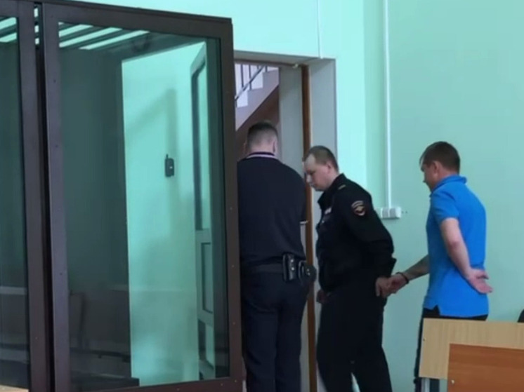 В Твери заключили под стражу мужчину, напавшего с кулаками на контролера автобуса
