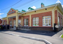 На модернизацию Медведевской центральной районной библиотеки направлено более 12 миллионов рублей.