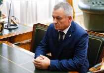Уголовное дело в отношении главы Ахтубинского района стало полной неожиданностью для многих, учитывая, что после назначения на должность областное правительство возлагало на него большие надежды и высоко оценивало его работу