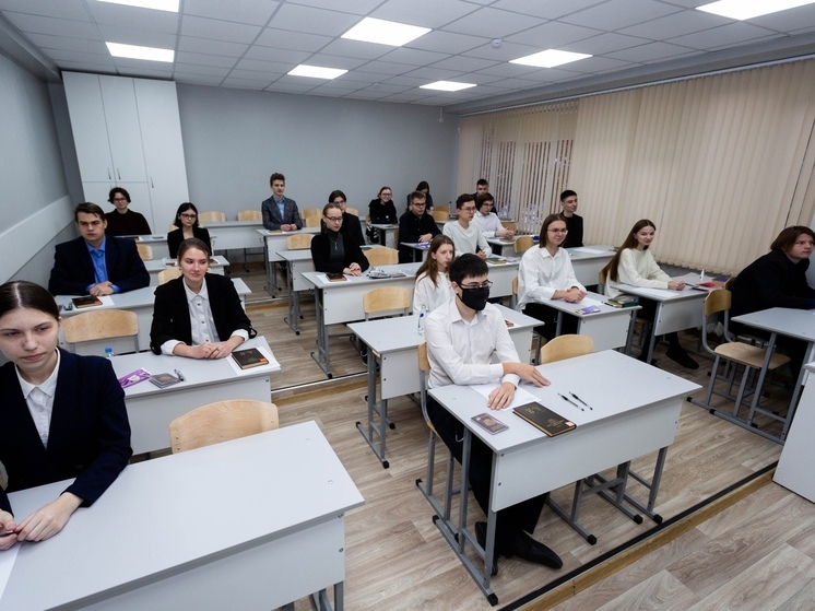 В Новосибирске 15 тысяч выпускников проходят ЕГЭ по математике