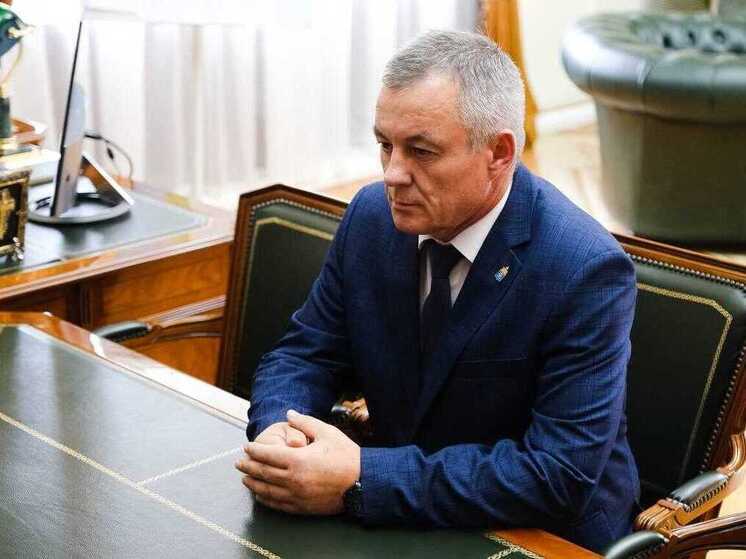Уголовное дело в отношении главы Ахтубинского района стало полной неожиданностью для многих, учитывая, что после назначения на должность областное правительство возлагало на него большие надежды и высоко оценивало его работу