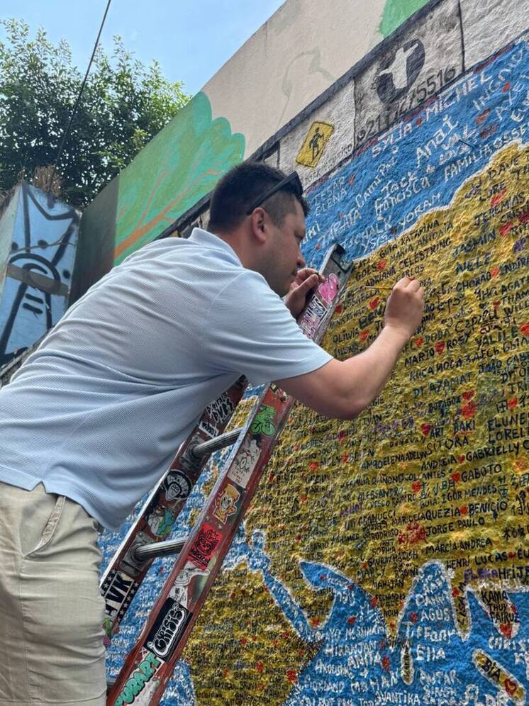 Ратмир Мавлиев вписал имя Уфы на стене городов в Рио-де-Жанейро
